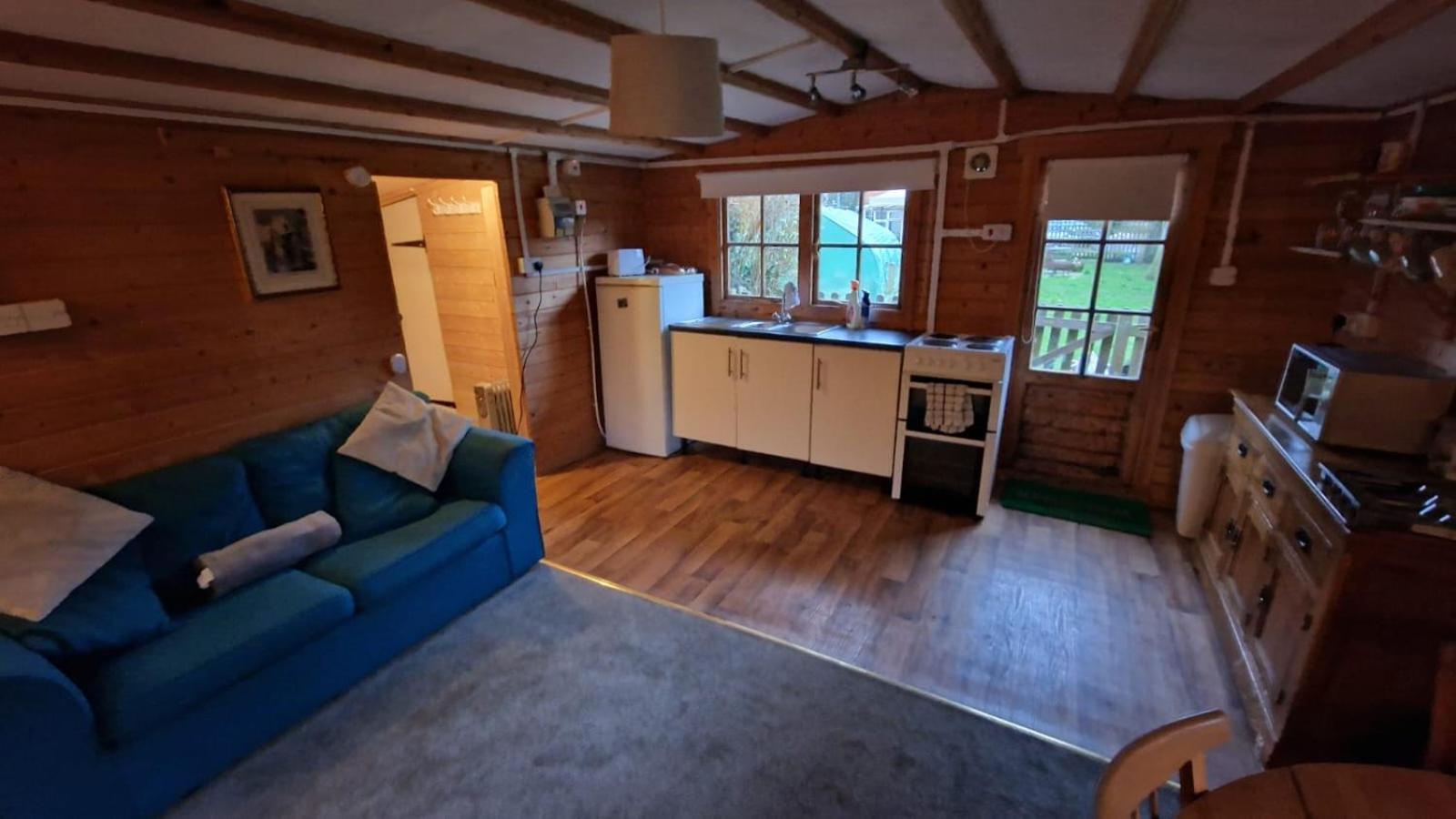 The Cabin - A Very Quiet Location Pewsey المظهر الخارجي الصورة
